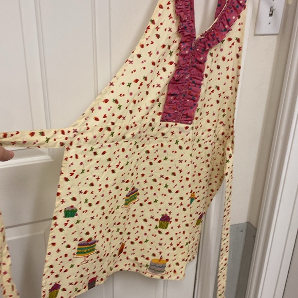 ' Cream and Pink Apron from world market - Picture 2 of 5